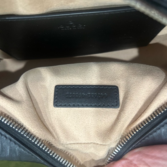 Gucci Marmont Double GG Hardware has a Antique Silver toned finish - Picture 4 of 7